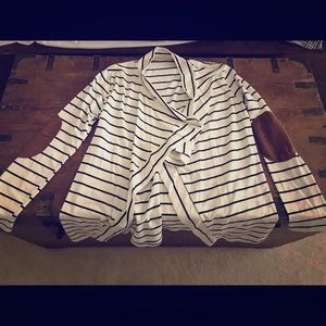 Light long sleeve cardigan